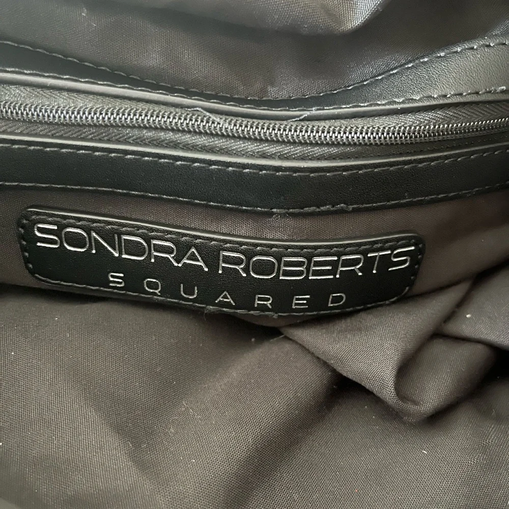 Sondra Roberts Squared pocket book with pride rainbow 🌈 strap. - Picture 4 of 4